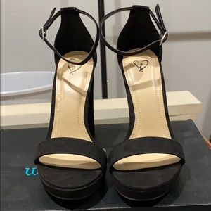Windsor heels (black)